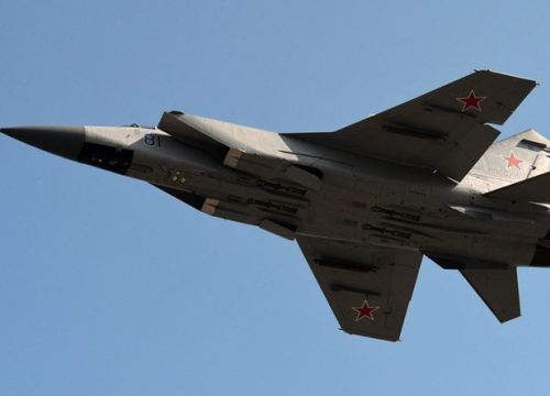 Nga: Tiêm kích MiG-31 phát nổ, bốc cháy dữ dội