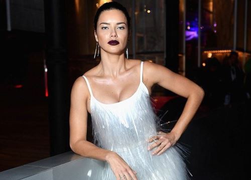 Thiên thần nội y Adriana Lima quyến rũ tuyệt sắc ở tuổi 37