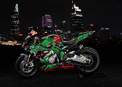 BMW S1000RR độ tem phong cách Yakuza Nhật ở Sài Gòn