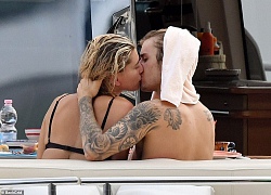 Hailey Baldwin mặc bikini ôm hôn Justin Bieber không rời trên du thuyền sang chảnh