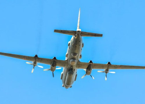 Israel: Syria bắn 20 tên lửa vào trinh sát cơ Il-20 Nga