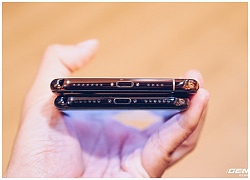 Tại sao iPhone XS lại có cạnh đáy thiếu cân đối đến vậy?