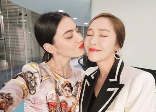 Tuần lễ thời trang Milan ngày 4: Chị em Jessica - Krystal toả sáng bên 'ma nữ Thái' Mai Davika