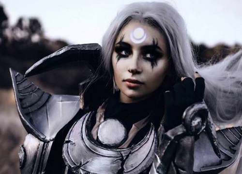 Chiêm ngưỡng bộ cosplay cực kì ấn tượng của Diana và Pyke