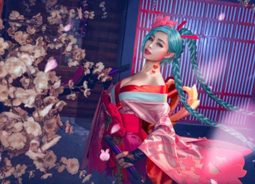 'Hết hồn' với những bộ cosplay không thể lý giải nổi của game thủ Liên Quân Mobile