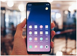 Trên tay Xiaomi Mi 8 Pro: Mi 8 thêm cảm biến vân tay dưới màn hình, màu gradient bắt mắt