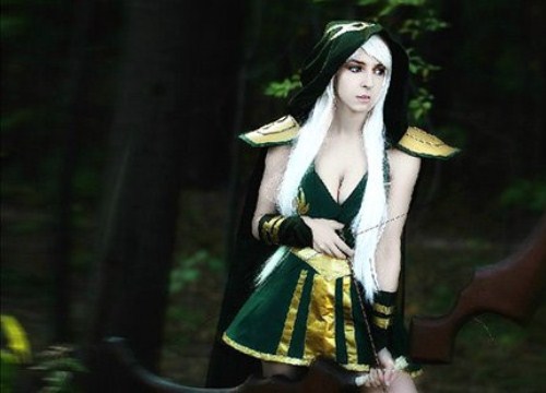 Cosplay LMHT: Ashe trong trang phục "Robin Hood"