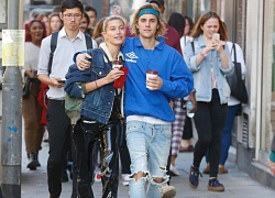 Justin Bieber và Hailey Baldwin bị bắt gặp đứng xem đám cưới người khác trước khi tổ chức hôn lễ của chính mình