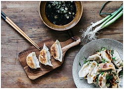 Làm ngay sủi cảo Nhật Bản Gyoza vừa đơn giản vừa ấm bụng cho ngày cuối tuần se lạnh