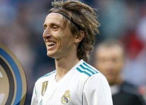 Vì sao thu nhập khủng, Modric vẫn dùng điện thoại 'cùi'?