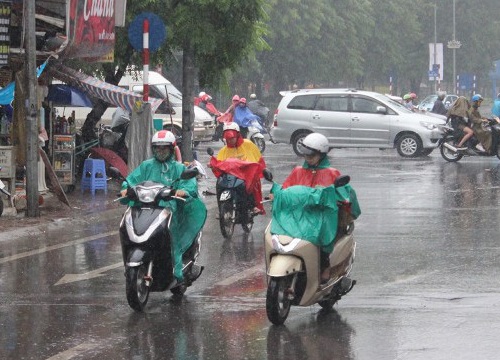 Bắc Bộ chuyển lạnh, Trung Bộ tiếp tục mưa lớn