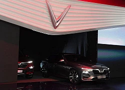 Chi tiết mẫu xe sedan VinFast Lux A2.0 vừa ra mắt tại Paris Motor Show 2018