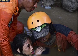 Giải cứu cô gái Indonesia sau hai ngày mắc kẹt cạnh thi thể mẹ