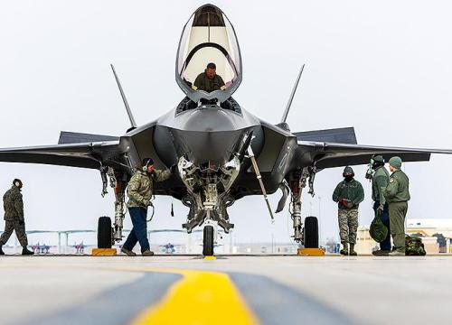 Báo Mỹ chỉ trích chính quyền Tổng thống Trump điều siêu tiêm kích F-35 tấn công Afghanistan