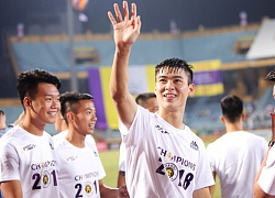 CLB Hà Nội ăn mừng tưng bừng trong ngày nhận Cup V-League