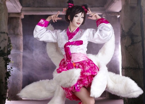 Cosplay LMHT: Ahri nữ tính trong trang phục Dynasty