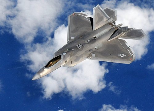 Mỹ đưa F-22 tới Syria tham chiến, thách thức hệ thống phòng không S-300 của Nga