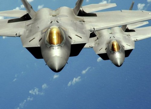 Mỹ sắp triển khai "chim ăn thịt" F-22 đối chọi với S-300 của Nga ở Syria?