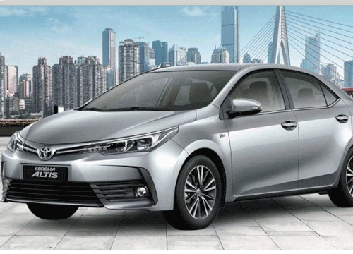 Toyota Việt Nam mạnh tay tăng giá xe Corolla Altis