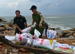 Triều cường uy hiếp khu dân cư Bạch Đằng