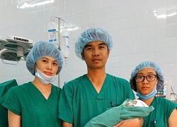 10 phút chạy đua tử thần cứu mẹ con thai phụ bị vỡ tử cung