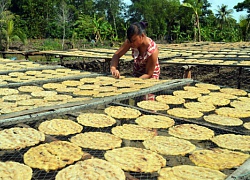 Làm chuối khô, nhà nông xứ này thu tiền "tươi"