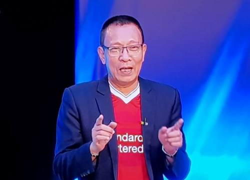 MC quyền lực Lại Văn Sâm phải cầu xin 27 tên giả mạo mình trên Facebook gỡ ảnh