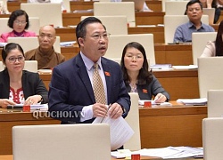Xử lý cán bộ vi phạm kiểu trên bảo nghiêm trọng dưới như "tặng quà"