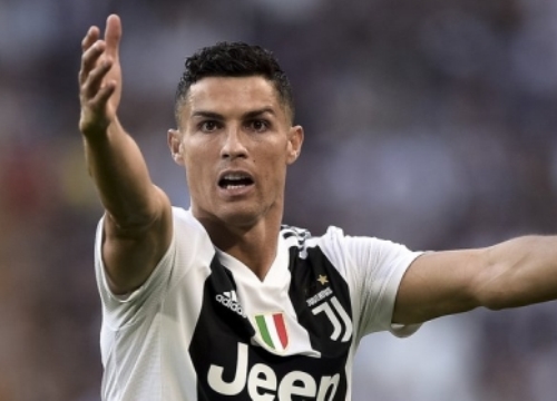 Bênh vực Ronaldo, Juventus nhận 'trái đắng'