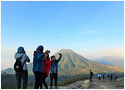 Du khách Việt kể lại hành trình khám phá miệng núi lửa kỳ ảo ở Indonesia