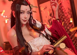 Mê mẩn với cosplay Sở Lưu Hương Mobile, vòng 1 phái Ám Hương khiến gamer như ngộp thở