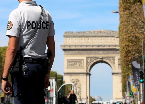 Nổ súng tại khu vực Champs-Elysees, trung tâm Thủ đô Paris