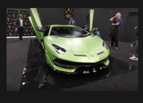 [VIDEO] Tìm hiểu siêu bò Aventador SVJ tại Paris Motor Show