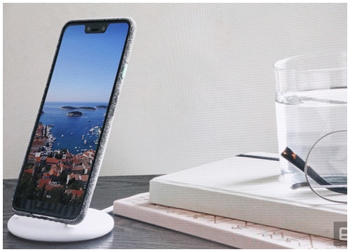 Google giới thiệu đế sạc không dây Pixel Stand, biến Pixel 3 thành trợ lý thông minh trong nhà, giá 79 USD