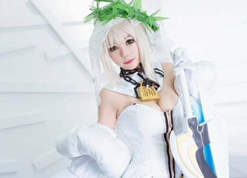 Ngất ngây với bộ ảnh cosplay nàng Saber tuyệt đẹp trong trang phục Váy Cưới