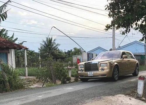 Rolls-Royce Phantom màu độc nhất Việt Nam đeo biển "tứ quý" 6