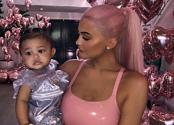 20 quy tắc khó tin mà các em bé nhà Kardashian phải tuân theo, có cả luật không được dùng từ "mập"