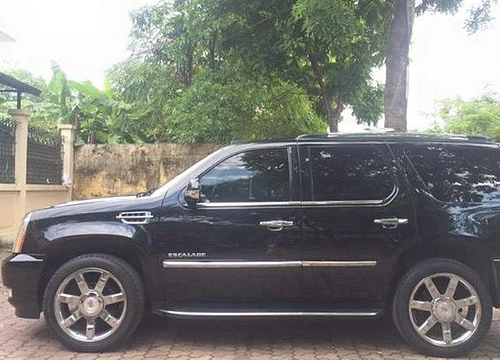 "Khủng long" Cadillac Escalade 10 năm tuổi rẻ như Honda CR-V mua mới