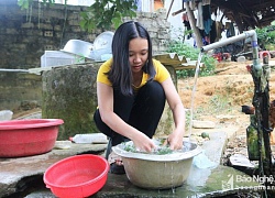 Người dân đóng góp làm hệ thống dẫn nước từ rừng về nhà trị giá 500 triệu đồng