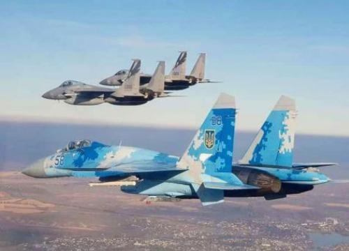 F-15 Mỹ lại thua tiêm kích Su-27