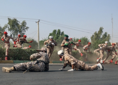 Iran truy tìm và tiêu diệt kẻ chủ mưu vụ xả súng đẫm máu khiến 25 người chết