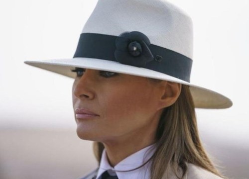 Máy bay chở bà Melania Trump ngập khói, phải hạ cánh khẩn