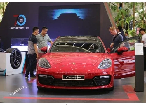 Mục sở thị Porsche Pamera mới có giá từ 4.990.000.000 đồng