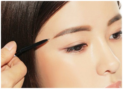 Bí quyết giữ cho lớp make up mịn đẹp "yên vị" suốt cả ngày mặc kệ trời nắng hay mưa