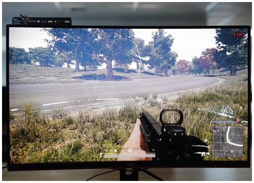 Cận cảnh AOC C32G1 tại Việt Nam: Màn hình chơi PUBG to đùng siêu ngon, giá rẻ giật mình