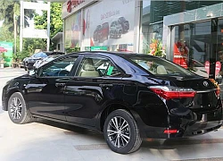 Cận cảnh Toyota Corolla Altis mới: Thêm nâng cấp, giá bán giảm