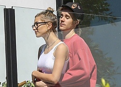 Hailey Baldwin đổi họ thành Hailey Bieber