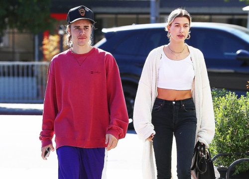 Đây là phản ứng của Hailey Baldwin khi bị tố kết hôn với Justin Bieber để trục lợi