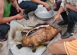 Dê nướng đá nóng - món ăn "quốc hồn quốc túy" của Mông Cổ được chế biến bằng phương pháp gây ám ảnh rợn người