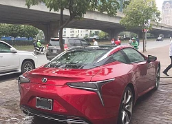 Thuế TTĐB tăng gấp đôi, Lexus LC500 2018 vẫn xuất hiện trên phố Hà Nội